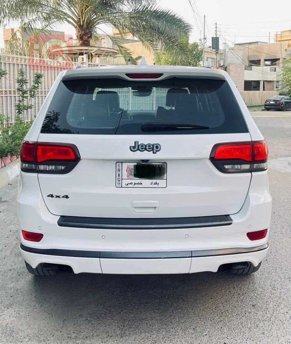 جیپ گراند شیرۆکی